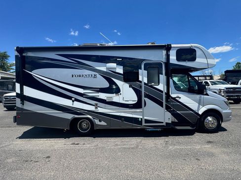 Used 2016 Mercedes-Benz Sprinter 3500 image 4
