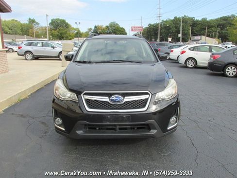 Used 2017 Subaru Crosstrek 2.0i Premium image 2