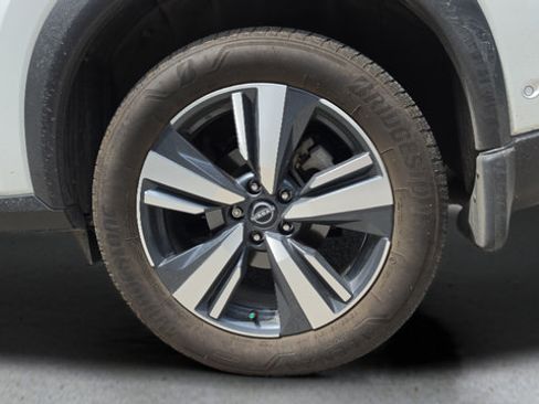 Used 2024 Nissan Rogue SL w/ SL Premium Package AWD/4WD image 30
