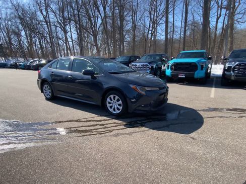 Used 2023 Toyota Corolla LE image 5
