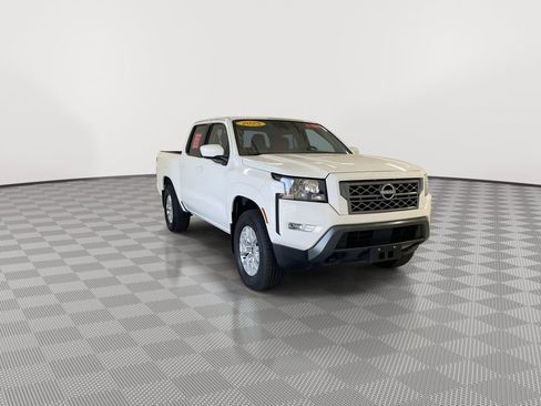 Certified 2024 Nissan Frontier SV w/ SV Convenience Package image 2
