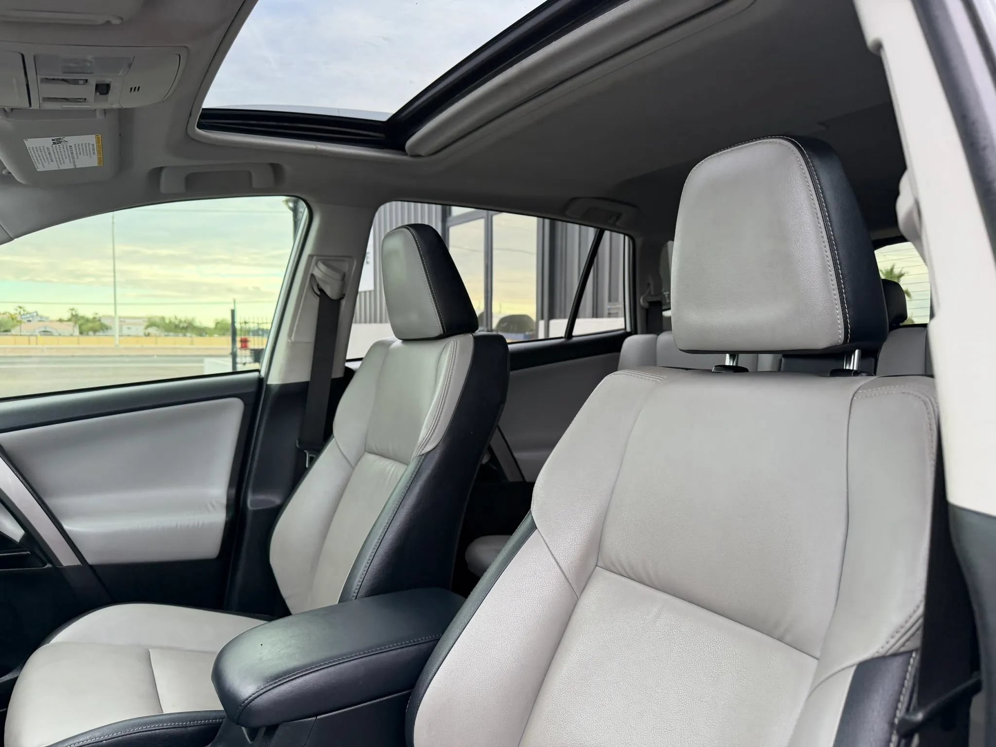 Used 2017 Toyota RAV4 Limited w/ Advanced Technology Package FWD image 22