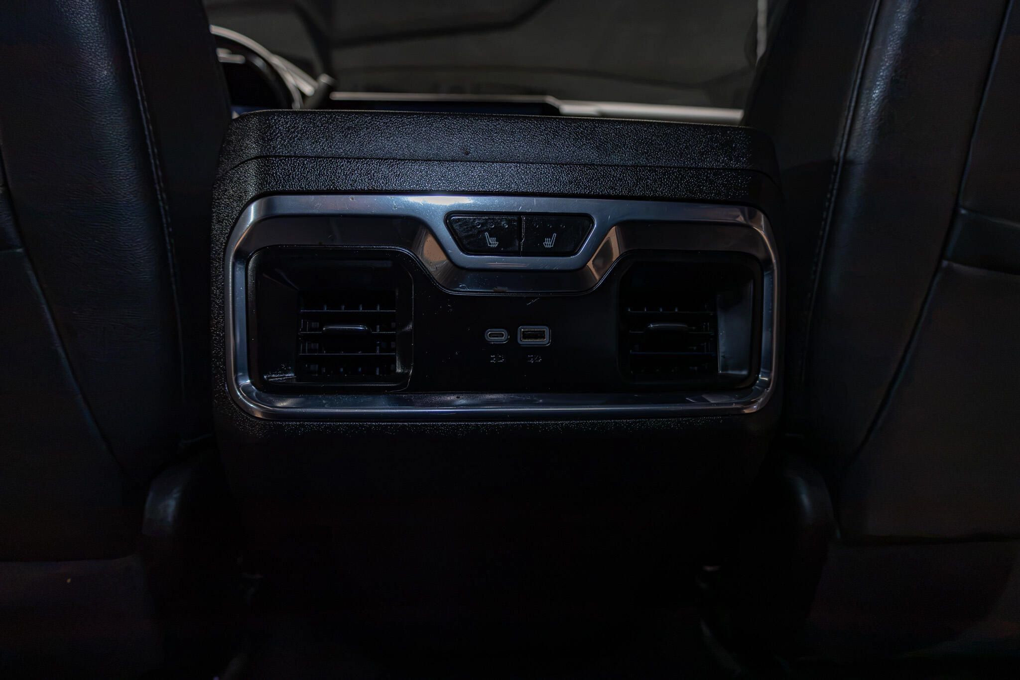 Used 2024 Chevrolet Silverado 3500 High Country w/ High Country Premium Package AWD/4WD image 25