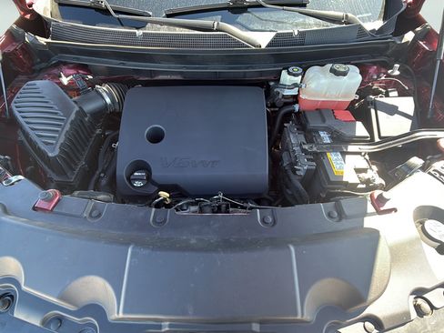 Used 2021 Chevrolet Traverse LT FWD image 32