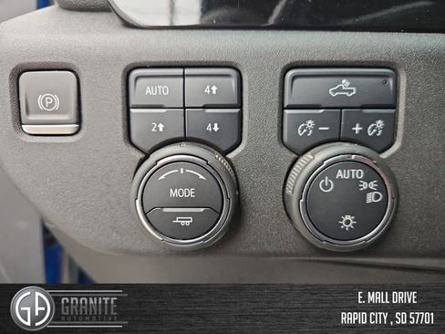 Used 2022 Chevrolet Silverado 1500 LT w/ Z71 Off-Road Package image 30