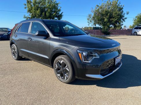 Used 2023 Kia Niro Wind FWD image 3