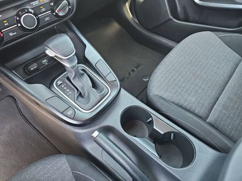 Used 2020 Kia Soul S FWD image 28
