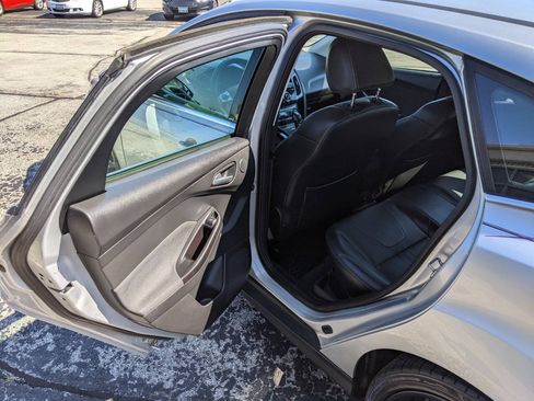 Used 2012 Ford Focus Titanium FWD image 11