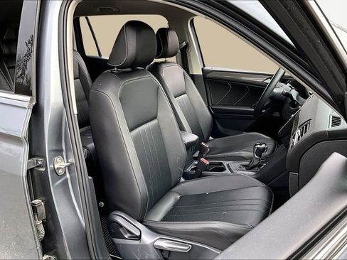 Used 2022 Volkswagen Tiguan SE image 19