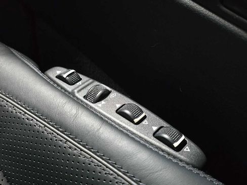 Used 2016 Mercedes-Benz E 400 4MATIC Coupe image 36