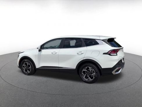 Used 2024 Kia Sportage LX FWD image 9