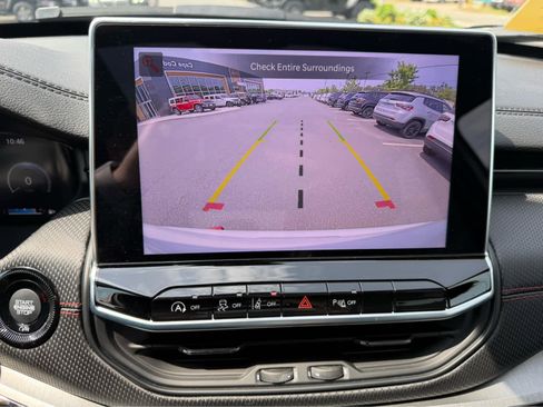 Used 2026 Jeep Compass Trailhawk w/ Sun, Sound & Navigation Group AWD/4WD image 18