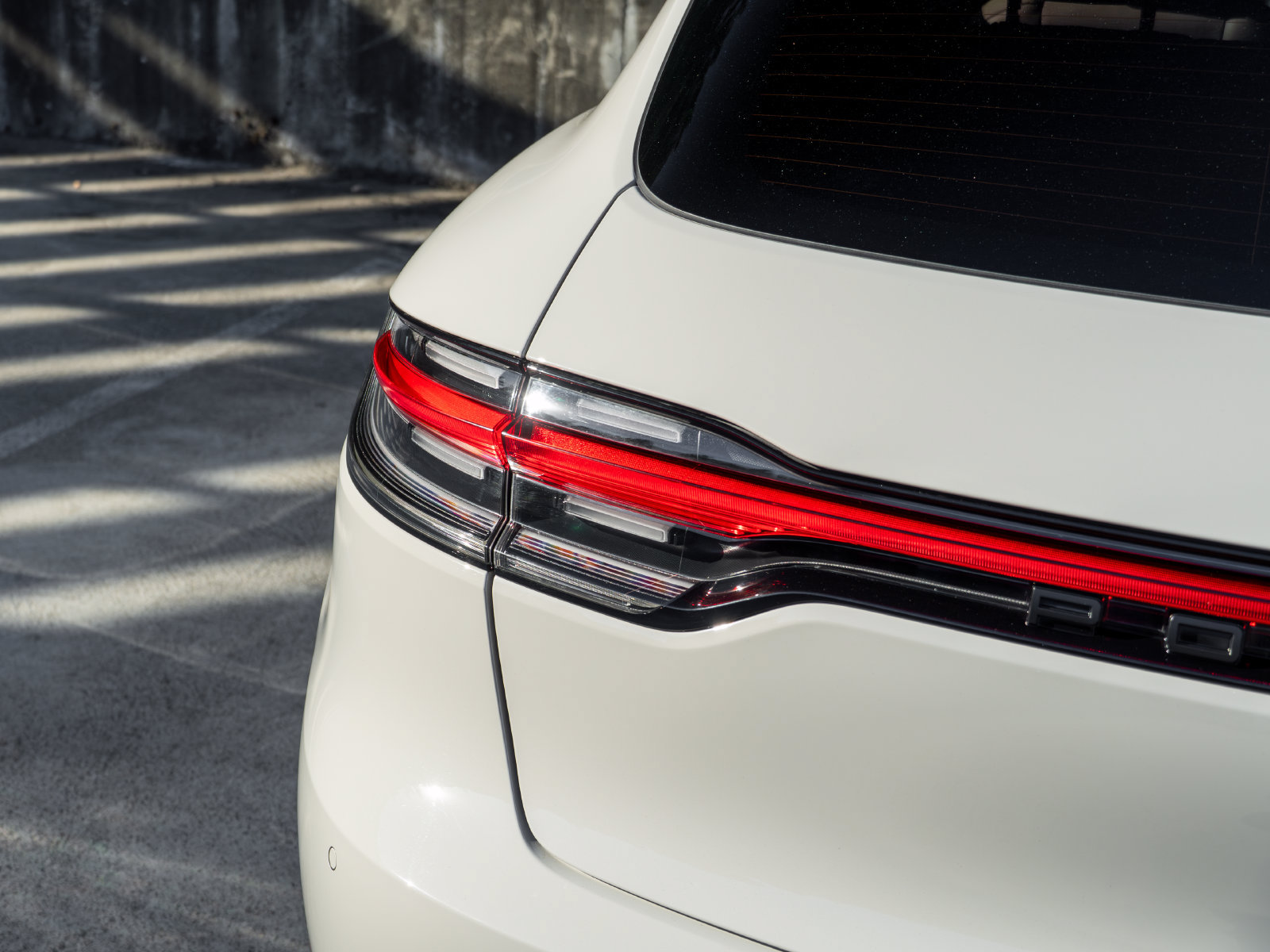 Certified 2023 Porsche Macan S AWD/4WD image 18