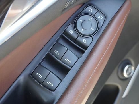 Used 2021 Buick Enclave Avenir w/ Avenir Technology Package FWD image 18