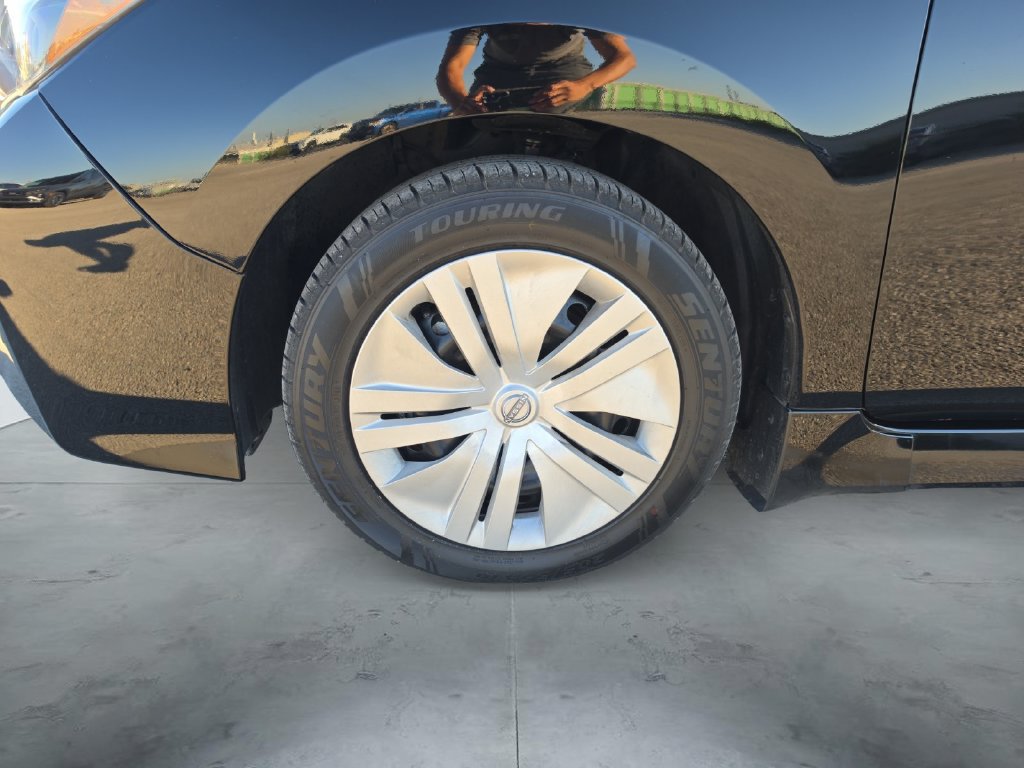 Used 2025 Nissan Leaf S FWD image 14