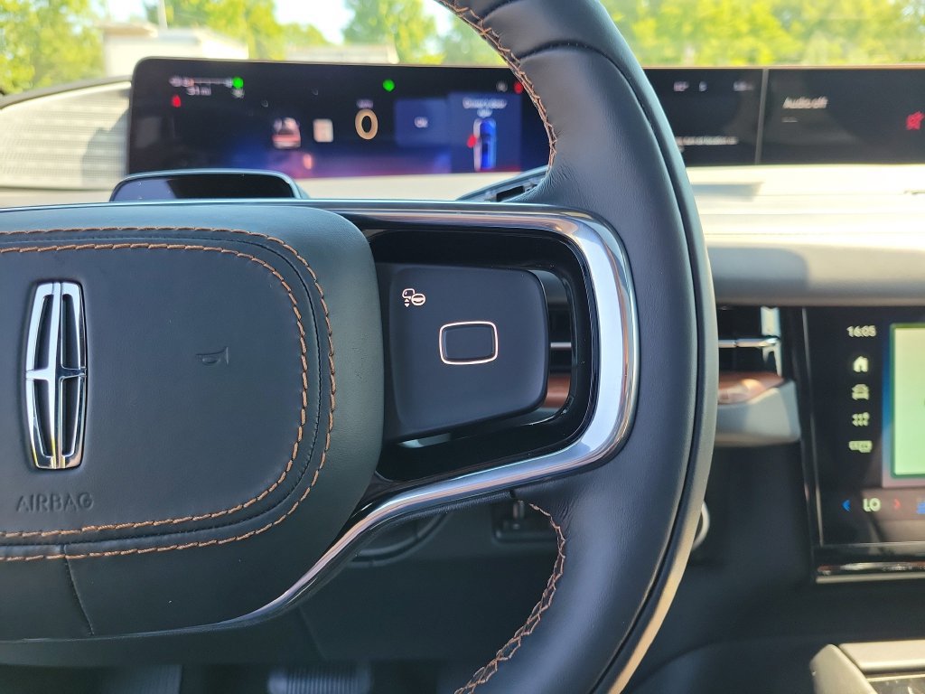 New 2026 Lincoln Navigator L Black Label AWD/4WD image 25