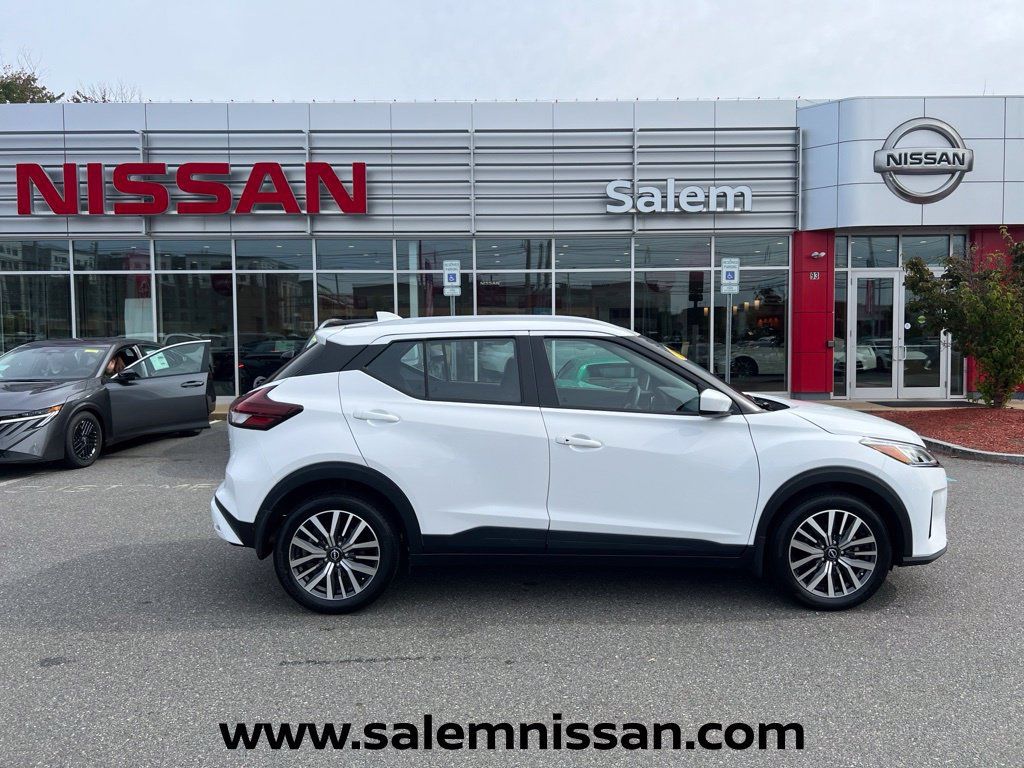 Used 2023 Nissan Kicks SV FWD image 8