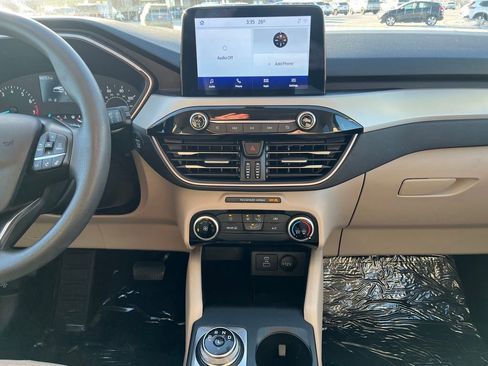 Used 2022 Ford Escape SE image 25