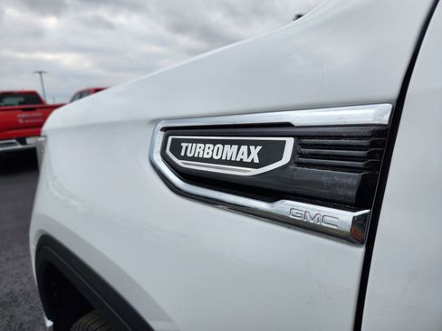 New 2025 GMC Sierra 1500 SLE w/ Preferred Package image 7