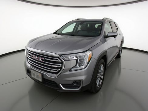 Used 2024 GMC Terrain SLT AWD/4WD image 3