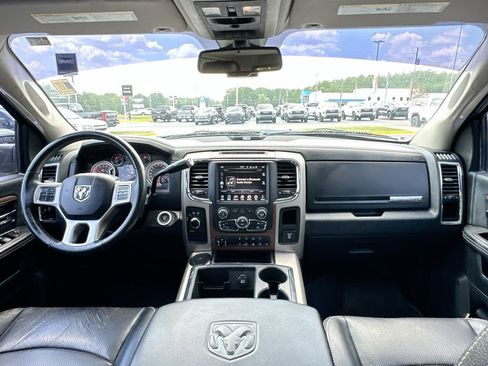 Used 2014 RAM 2500 Laramie w/ Convenience Group AWD/4WD image 3