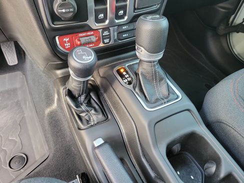 Certified 2024 Jeep Wrangler Rubicon AWD/4WD image 22