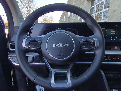 Used 2023 Kia Sportage EX image 23