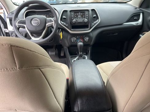 Used 2018 Jeep Cherokee Latitude image 16