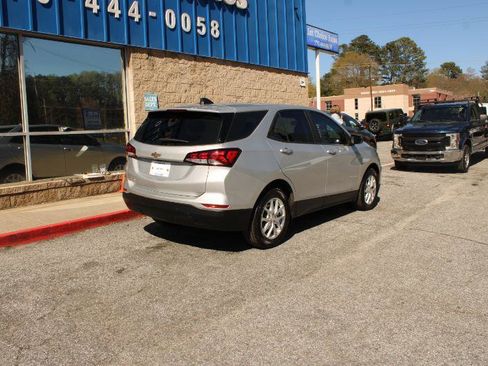 Used 2022 Chevrolet Equinox LS image 4