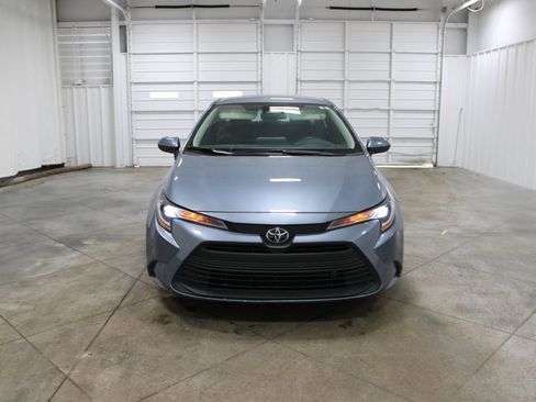 Used 2023 Toyota Corolla LE image 3
