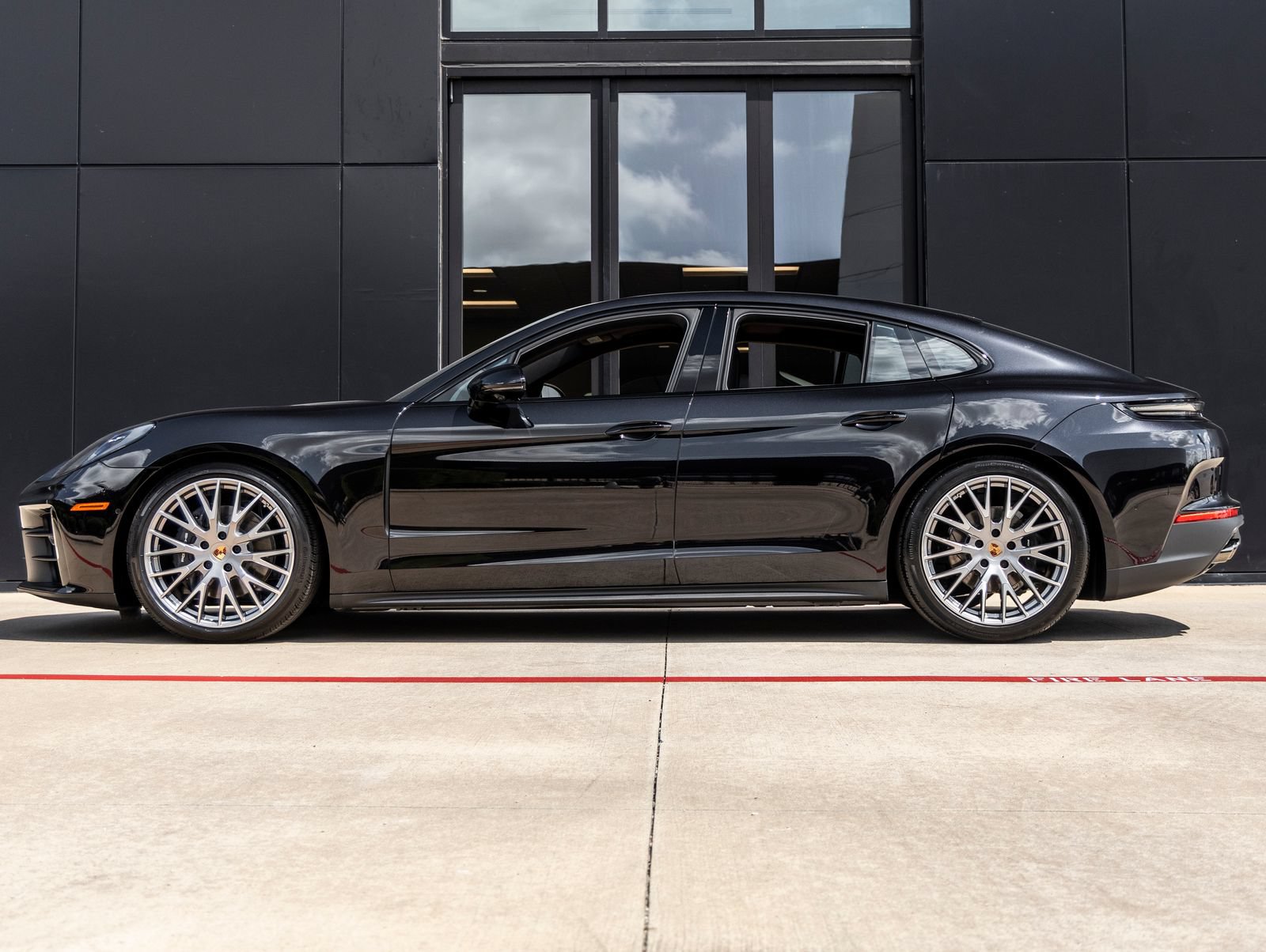 New 2026 Porsche Panamera 4 AWD/4WD image 2
