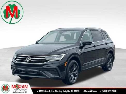 Used 2023 Volkswagen Tiguan SE AWD/4WD image 1