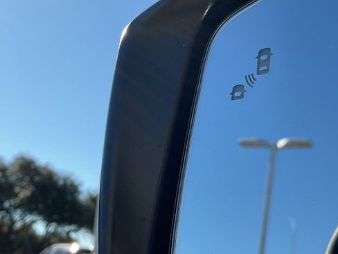 New 2025 Nissan Versa SV image 11