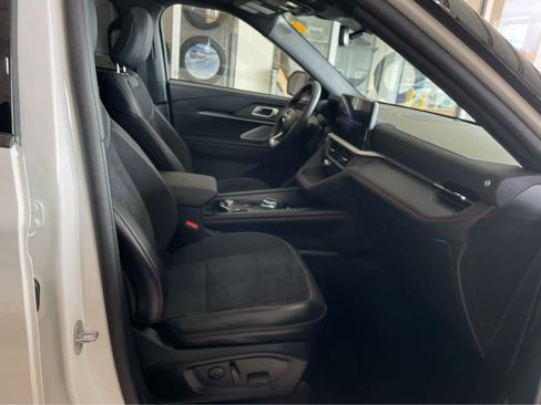 Used 2025 Ford Explorer ST w/ Sun And Sound Package AWD/4WD image 41