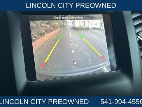 Used 2019 Jeep Cherokee Latitude Plus w/ Comfort/Convenience Group image 18