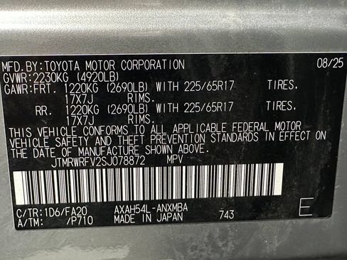 Used 2025 Toyota RAV4 XLE AWD/4WD image 11