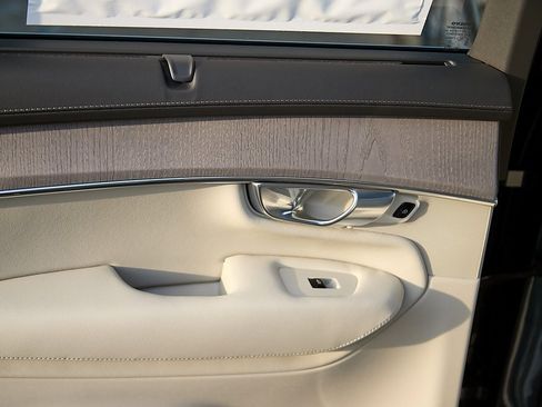 New 2026 Volvo XC90 T8 Ultra image 20