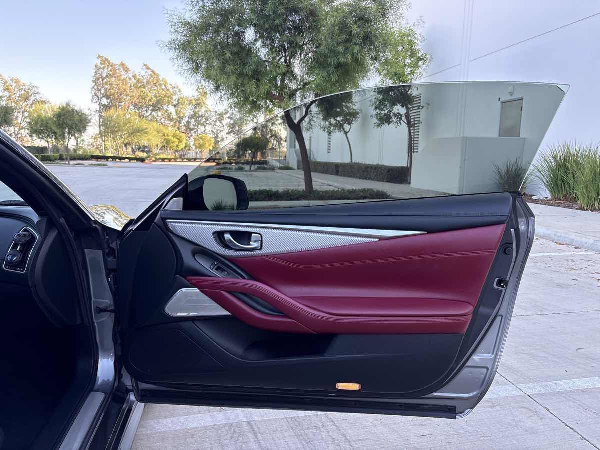 Used 2018 INFINITI Q60 Red Sport 400 w/ Sensory Package 3.0T Sport RWD image 13