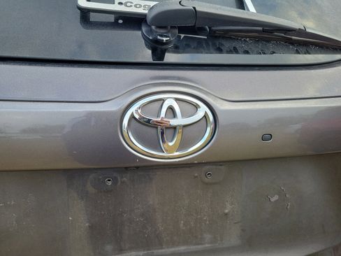 Used 2018 Toyota Highlander SE image 22