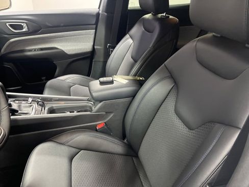 New 2026 Jeep Compass Latitude image 8