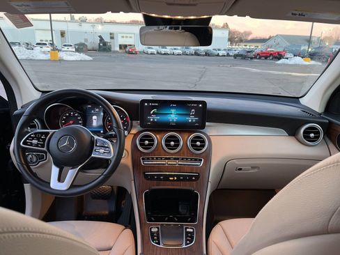 Used 2022 Mercedes-Benz GLC 300 4MATIC image 41
