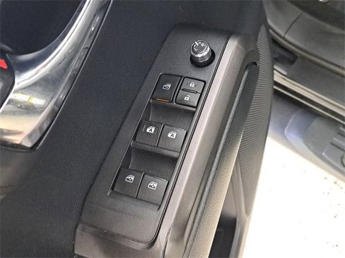 Used 2016 Toyota Tacoma TRD Sport image 22