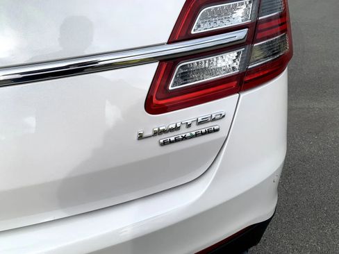 Used 2018 Ford Taurus Limited w/ Driver Assist Package image 12