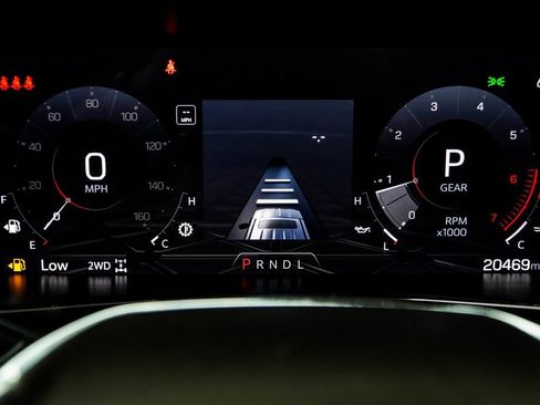 Used 2024 GMC Canyon Denali image 35