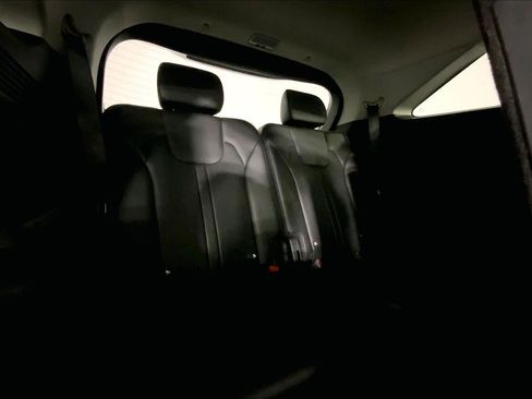 Used 2024 Kia Sorento S image 24