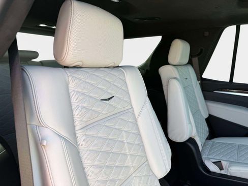 Used 2026 Cadillac Escalade Platinum Sport AWD/4WD image 32