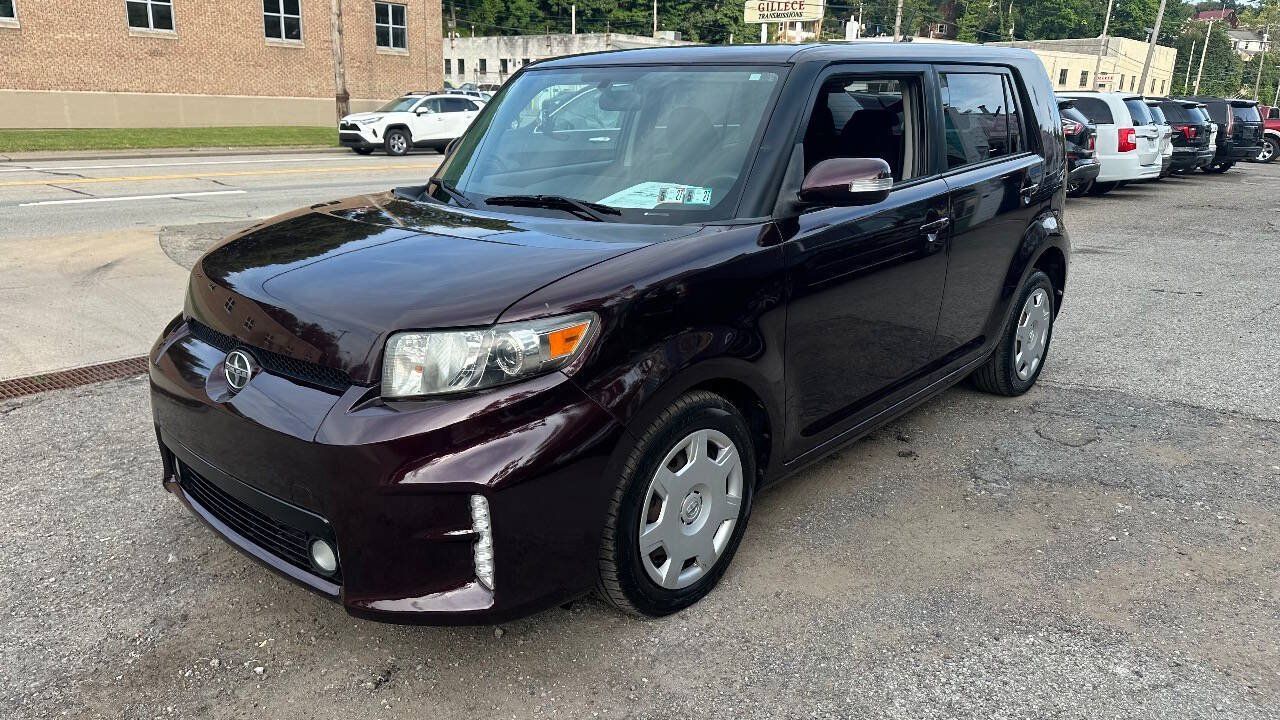 Used 2013 Scion xB FWD image 3