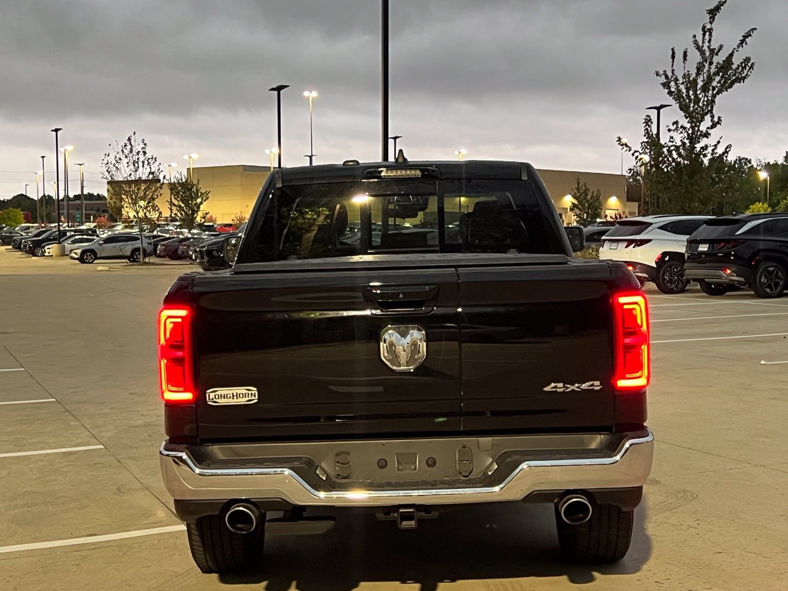 Used 2025 RAM 1500 Limited AWD/4WD image 12
