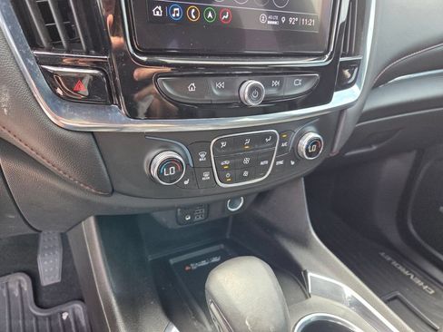Used 2023 Chevrolet Traverse RS FWD image 27