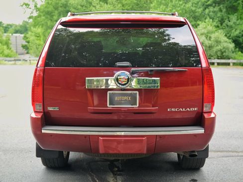 Used 2010 Cadillac Escalade Luxury AWD/4WD image 40